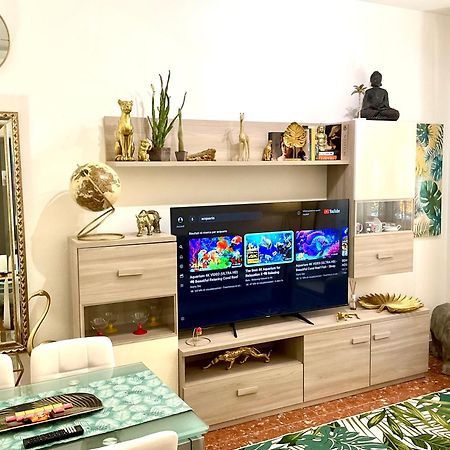 Boutique Apartment Con Tv Da 65 E 43 فياريجيو المظهر الخارجي الصورة