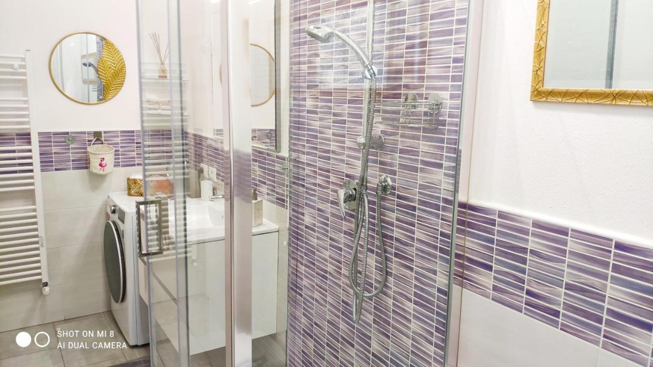 Boutique Apartment Con Tv Da 65 E 43 فياريجيو المظهر الخارجي الصورة