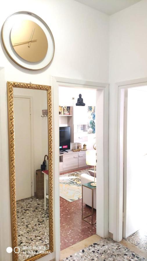 Boutique Apartment Con Tv Da 65 E 43 فياريجيو المظهر الخارجي الصورة